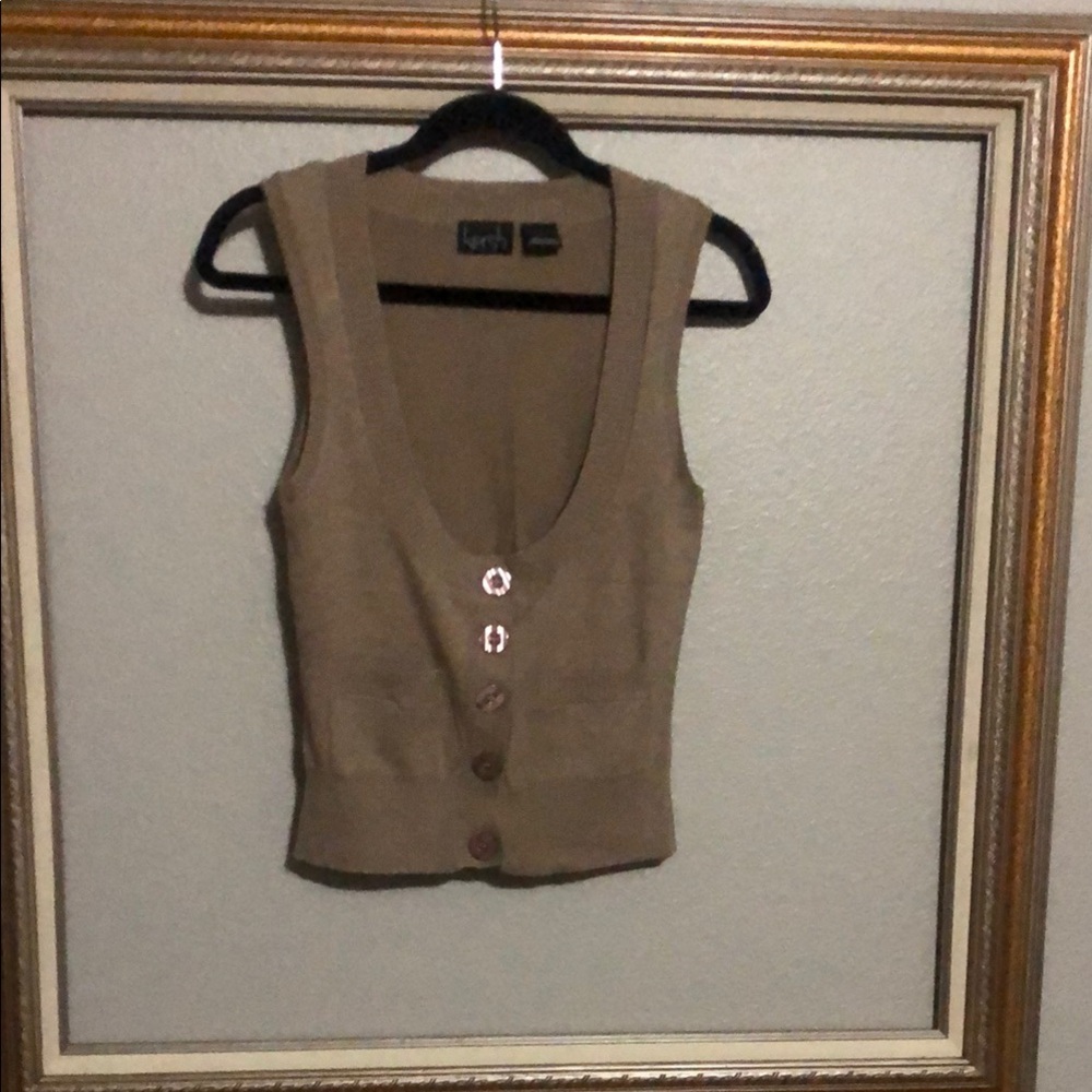KERSH Lightweight TAN Cotton SWEATER VEST Pockets U-neckline Cute Buttons EUC